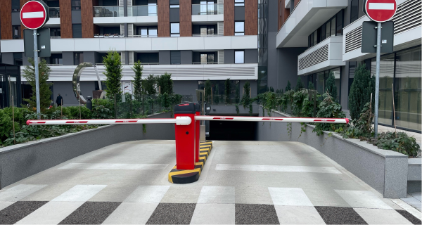 FAAC B614 elektromechanikus sorompó – megbízható megoldás intenzív forgalmú területekre